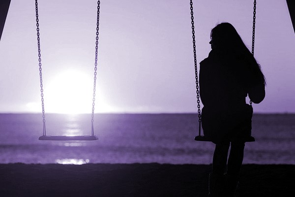 Muốn tái giá phải “trả” con cho nhà chồng