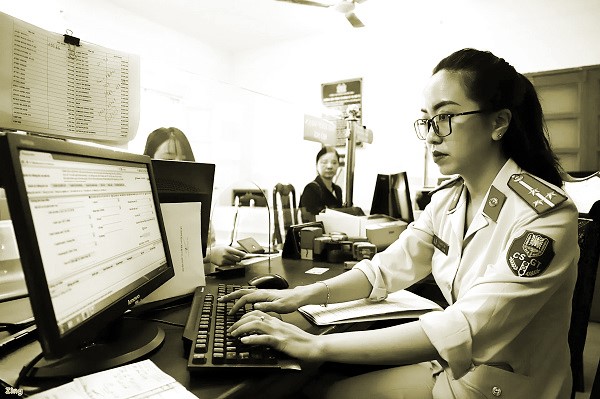 Có được sang tên xe máy cho con 15 tuổi?