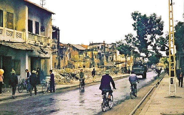 Khâm Thiên mến yêu  