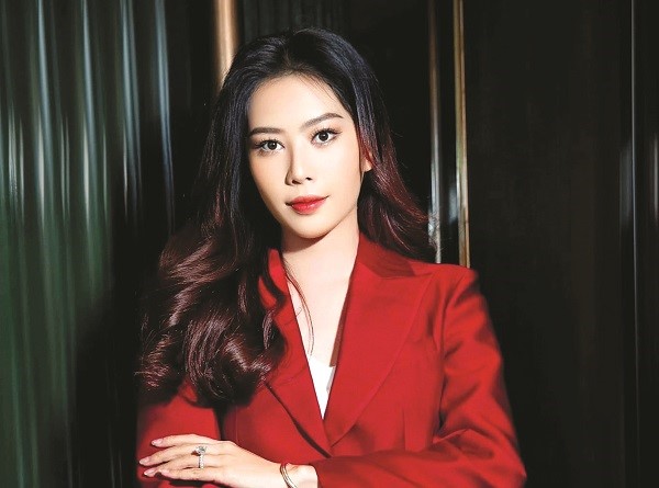 Nghệ sĩ vạ miệng khi livestream: Sai một li, đi luôn... danh tiếng