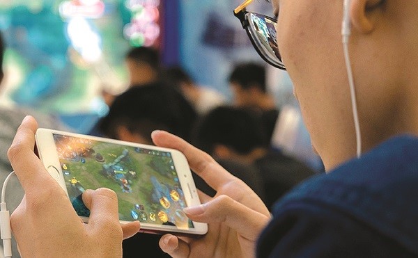 Giúp con cai nghiện game online
