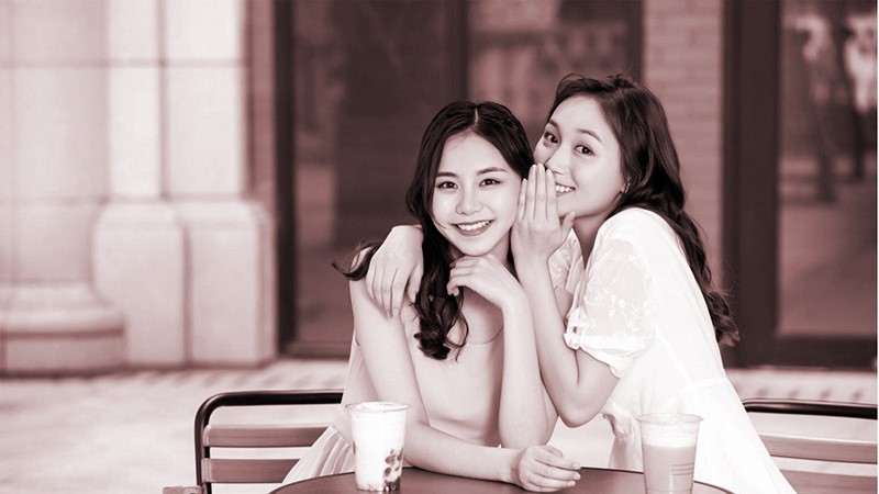 Chị chồng ở nhà bên