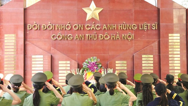 Tri ân những con người góp phần làm nên lịch sử