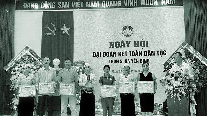 Nữ Bí thư dân tộc Mường “miệng nói, tay làm”