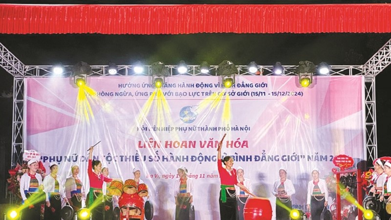 Cùng phụ nữ dân tộc thiểu số thay đổi “nếp nghĩ, cách làm” 