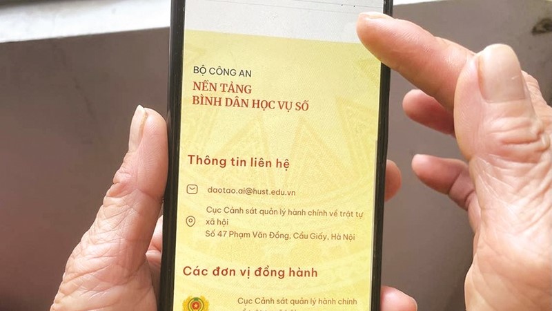  “Diệt giặc dốt” trên không gian số