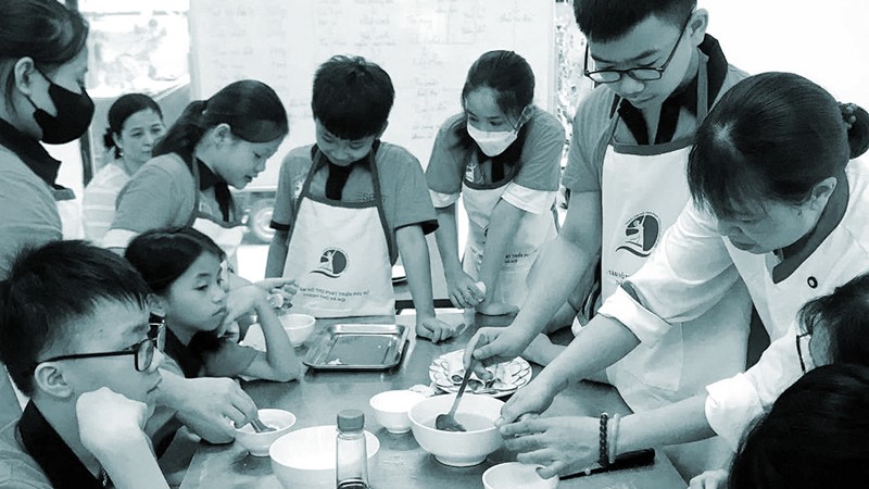 Nở rộ các khóa chiêu sinh ngày hè
