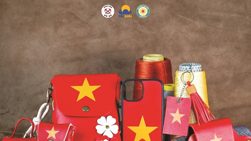 Yêu nước từ những điều giản dị
