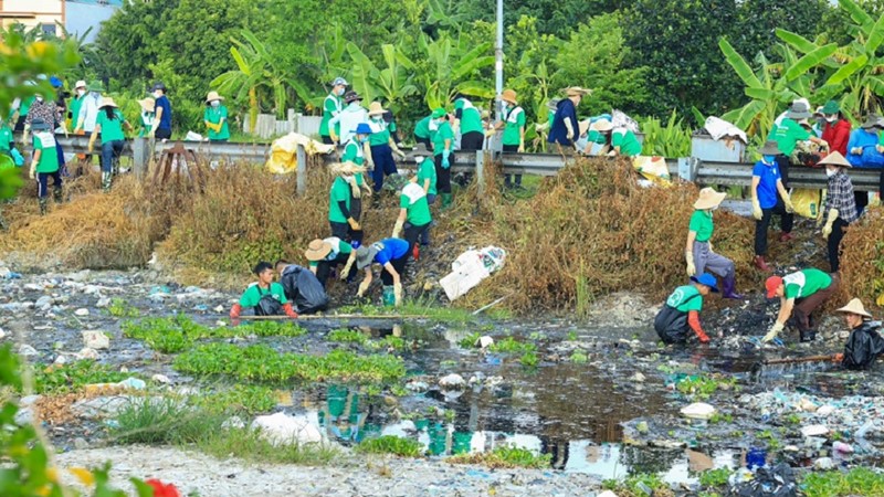Những trái tim yêu Hà Nội