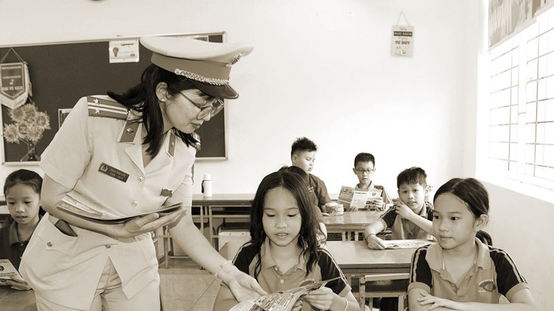 Vừa tuyên truyền giáo dục, vừa quyết liệt xử lý vi phạm