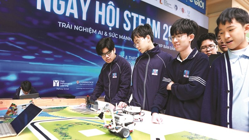 Đặt giáo dục vào trọng tâm chiến lược phát triển