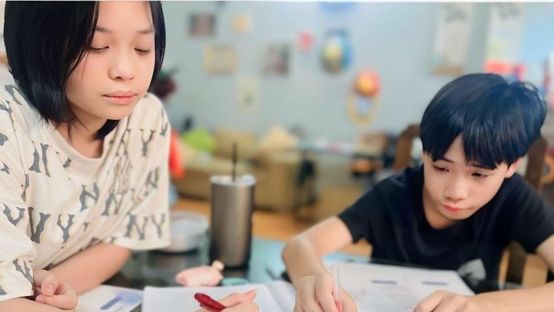 Bí quyết giúp con tự chủ của cựu biên tập viên truyền hình