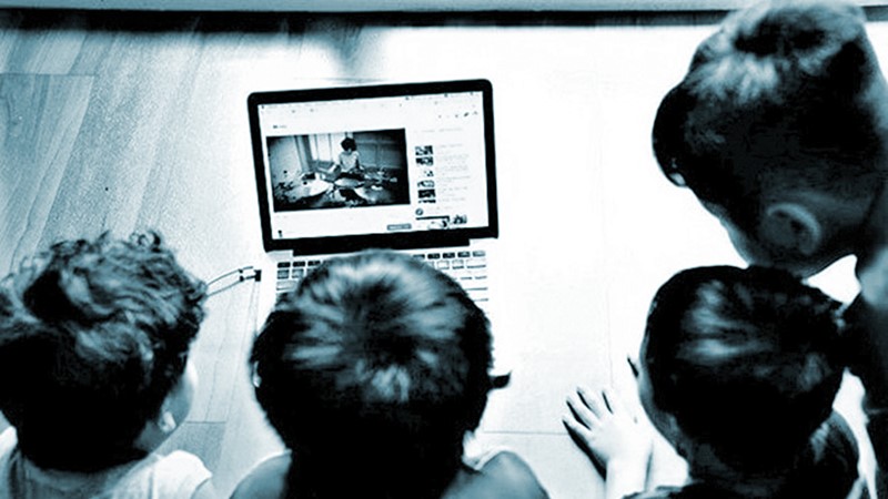 Nguy cơ trẻ gặp rủi ro trên môi trường mạng