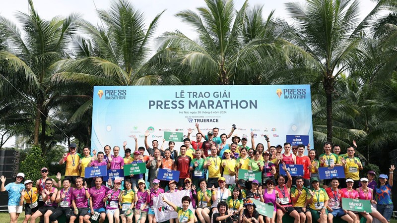 “Đại gia đình” báo, đài tranh tài tại Giải chạy Press Marathon 2024 