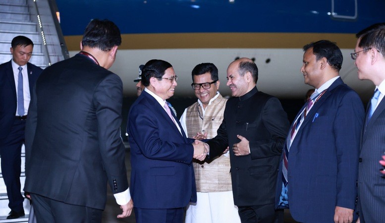 Thủ tướng Phạm Minh Chính đến New Delhi, bắt đầu chuyến thăm cấp Nhà nước tới Ấn Độ