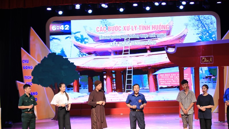 Góp phần thúc đẩy hoạt động của Mặt trận ngày càng vững mạnh,