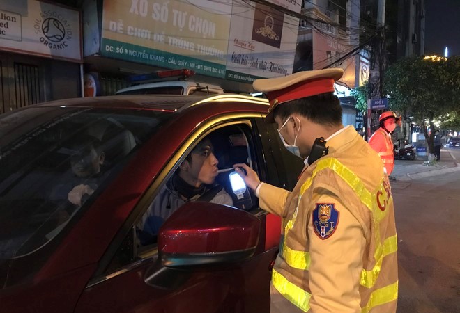 Gần 4.000 trường hợp bị xử phạt vi phạm nồng độ cồn trong ngày 28/4