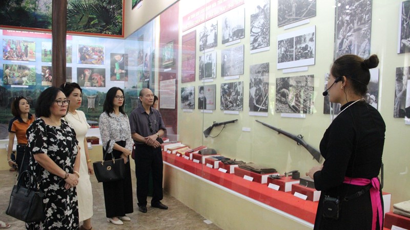 Báo chí Thủ đô thăm nơi ra đời Hội Nhà báo Việt Nam tại Định Hóa - Thái Nguyên