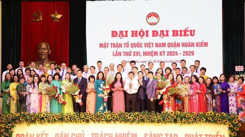 Bà Trương Thị Thanh Nhàn giữ chức danh Chủ tịch Ủy ban MTTQ Việt Nam quận Hoàn Kiếm khóa XVI