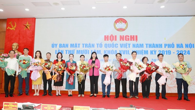 Hoàn thành việc xây nhà Đại đoàn kết cho hộ nghèo chào mừng Đại hội MTTQ Việt Nam thành phố lần thứ XVIII