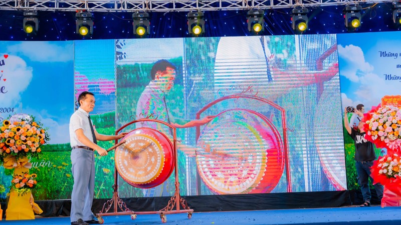 Bồi hồi hội ngộ 20 năm ngày ra trường