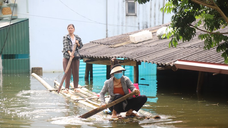 Bí thư Thành ủy Hà Nội gửi thư thăm hỏi cán bộ, nhân dân các tỉnh chịu ảnh hưởng do cơn bão số 2