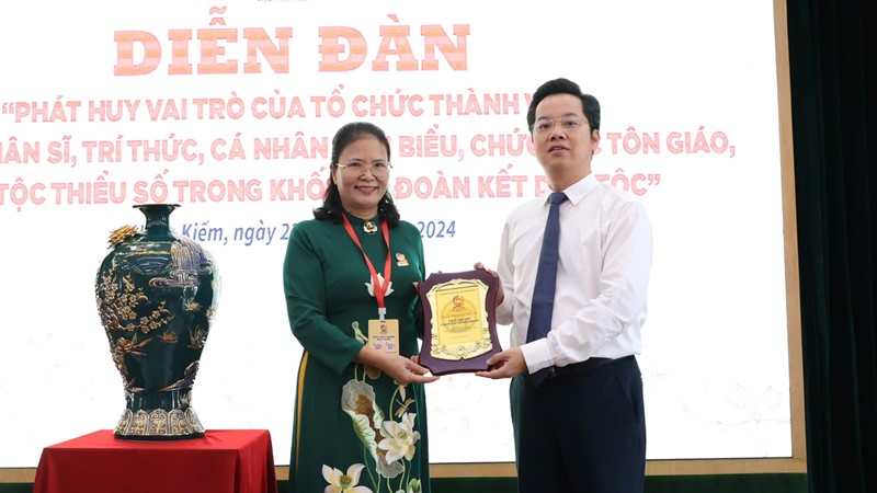Mặt trận là cầu nối củng cố khối đại đoàn kết của tất cả tầng lớp nhân dân