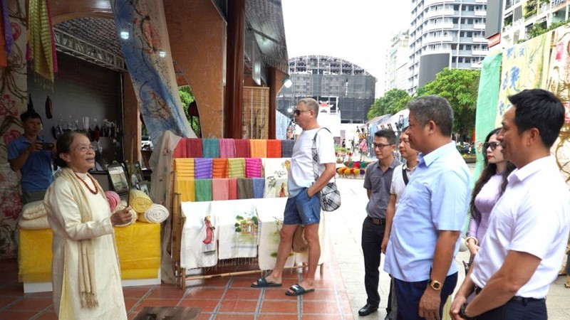 Quảng bá giới thiệu sản phẩm, kết hợp quảng bá xúc tiến du lịch liên kết Thủ đô Hà Nội – TPHCM