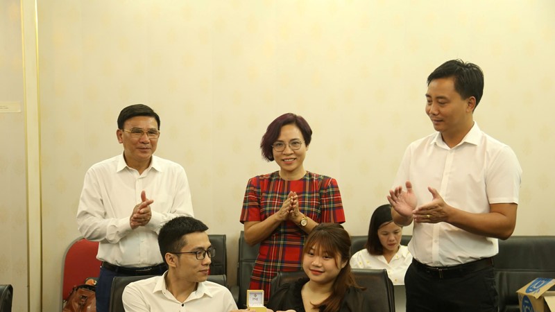 Tiếp nhận 30 cặp nhẫn cưới tặng thanh niên khuyết tật, có hoàn cảnh khó khăn