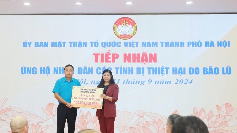 ​  Ủy ban MTTQ Việt Nam TP Hà Nội đã tiếp nhận hơn 26 tỷ đồng ủng hộ đồng bào vùng bão lũ