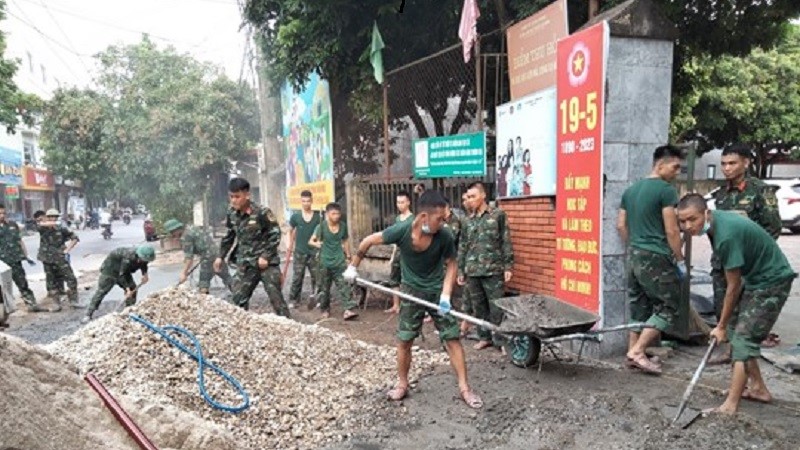 Sóc Sơn “hành quân dã ngoại làm công tác dân vận”