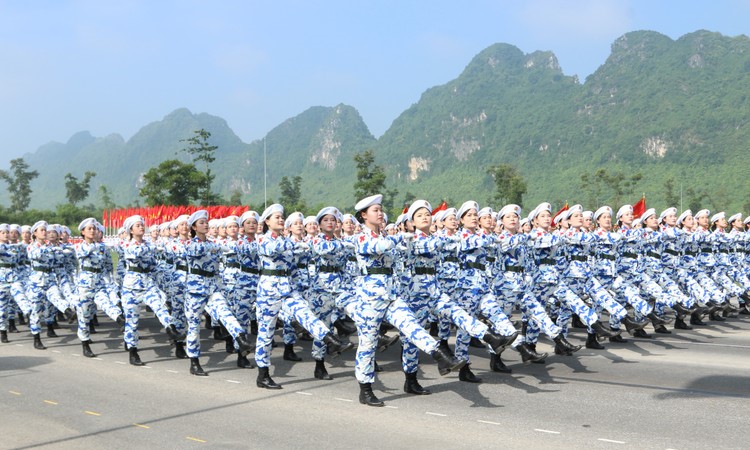 Khối diễu binh, diễu hành của Quân đội và Công an tổng hợp luyện chuẩn bị cho Lễ kỷ niệm 80 năm Cách mạng Tháng Tám