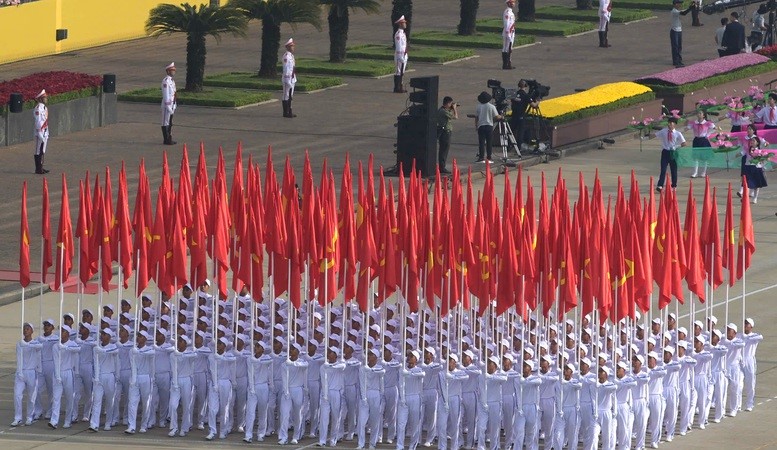 Đội hình diễu binh, diễu hành tái hiện và khẳng định tầm vóc vĩ đại, giá trị to lớn của Cách mạng tháng Tám