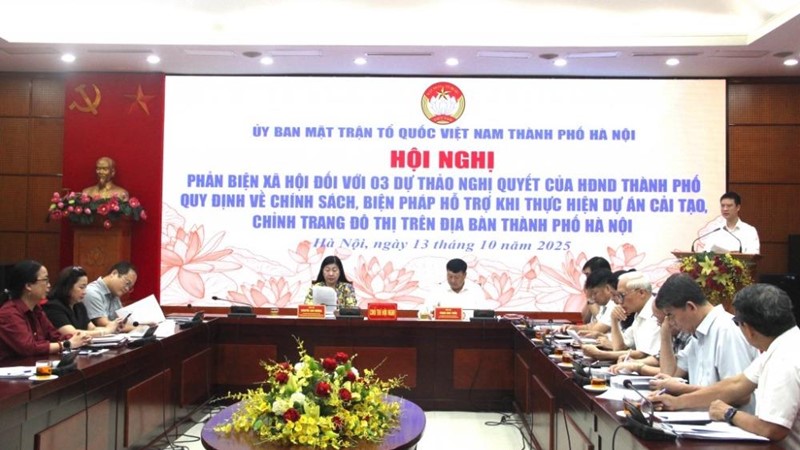 Nhiều góp ý tâm huyết về chính sách, biện pháp hỗ trợ khi cải tảo, chỉnh trang đô thị tại Hà Nội                                      ​
