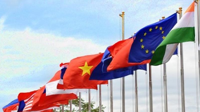 Đóng góp ý kiến vào dự thảo các văn kiện trình Đại hội XIV của Đảng: Phát triển đối ngoại trong kỷ nguyên mới