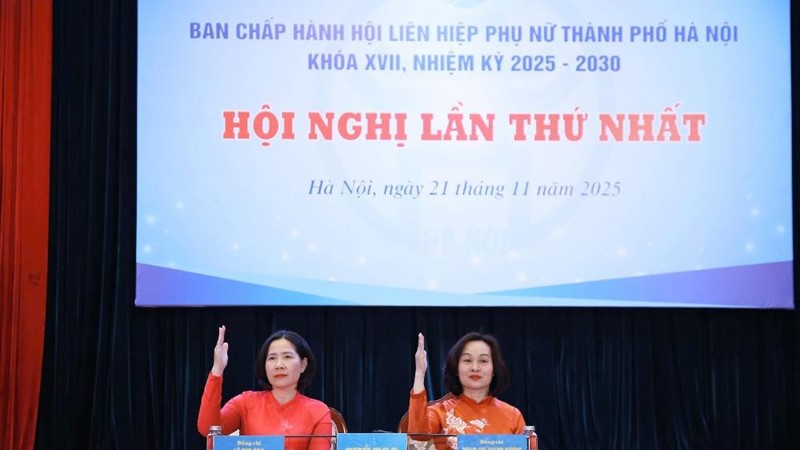 Danh sách 65 đồng chí được bầu vào Ban Chấp hành, 15 đồng chí trong Ban Thường vụ Hội LHPN Thành phố Hà Nội khóa XVII