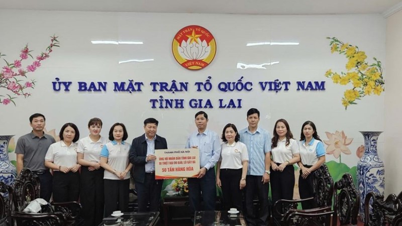 Ủy ban MTTQ Việt Nam TP Hà Nội thăm, chia sẻ khó khăn, gửi tặng 50 tấn nhu yếu phẩm tới Nhân dân tỉnh Gia Lai  ​