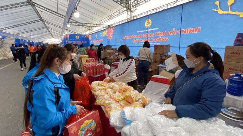 Gần 80 tỷ đồng chăm lo Tết cho hộ cận nghèo, hộ khó khăn