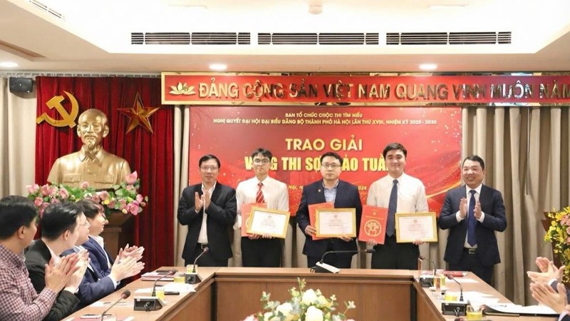 Hà Nội trao giải Vòng thi sơ khảo tuần 1 Cuộc thi tìm hiểu Nghị quyết Đại hội đại biểu Đảng bộ thành phố Hà Nội lần thứ XVIII