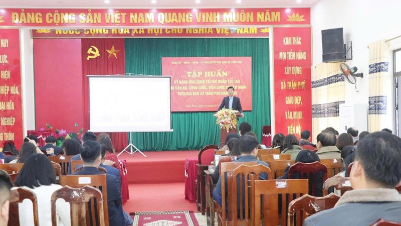 Xã Trần Phú tổ chức Hội nghị tập huấn, bồi dưỡng kỹ năng ứng dụng trí tuệ nhân tạo (AI)
