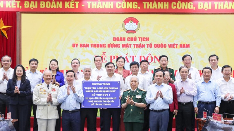 Chủ tịch nước dự chương trình "Triệu tấm lòng yêu thương - Nghìn mái nhà hạnh phúc"