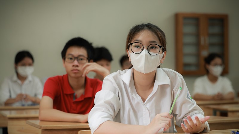 Kỳ thi tuyển sinh lớp 10 năm học 2023-2024: Học sinh Hà Nội bước vào ngày thi đầu tiên