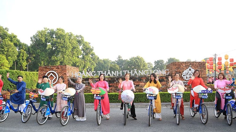 Áo dài kết nối Du lịch và Di sản Hà Nội 