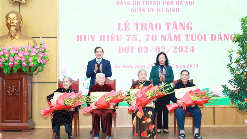 Vinh dự trọn đời được đứng trong hàng ngũ của Đảng