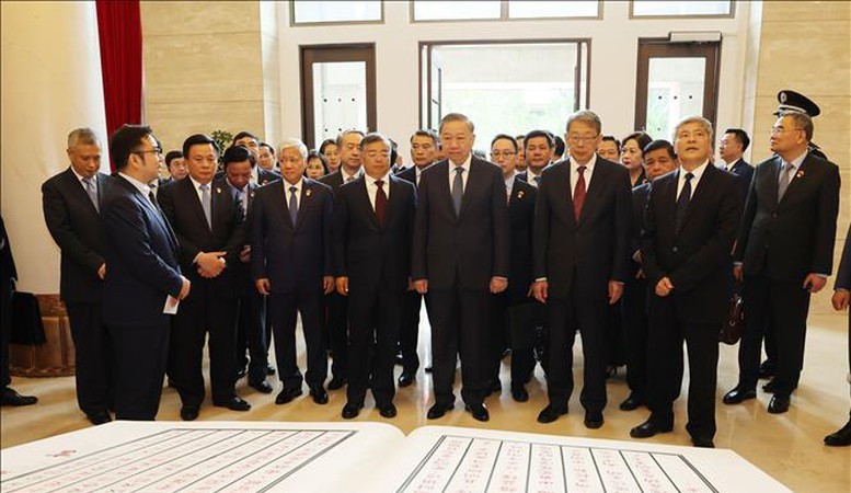 Tổng Bí thư, Chủ tịch nước Tô Lâm thăm và làm việc tại Trường Đảng Trung ương Trung Quốc