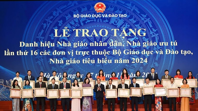 Trao tặng danh hiệu Nhà giáo Nhân dân, Nhà giáo Ưu tú, tuyên dương Nhà giáo tiêu biểu năm 2024