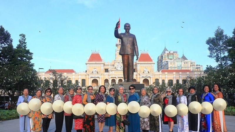  Vòng tay kết nối của những người phụ nữ từng tham gia kháng chiến, bị tù đày trong các nhà tù đế quốc