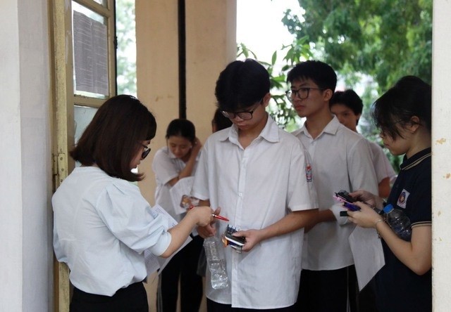Công bố số lượng học sinh đăng ký dự tuyển vào lớp 10 trường Chuyên của Hà Nội