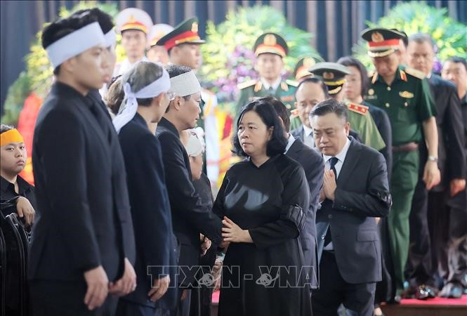 Lãnh đạo thành phố Hà Nội viếng nguyên Chủ tịch nước Trần Đức Lương