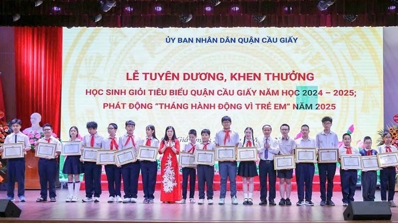 Tuyên dương 205 học sinh tiêu biểu quận Cầu Giấy